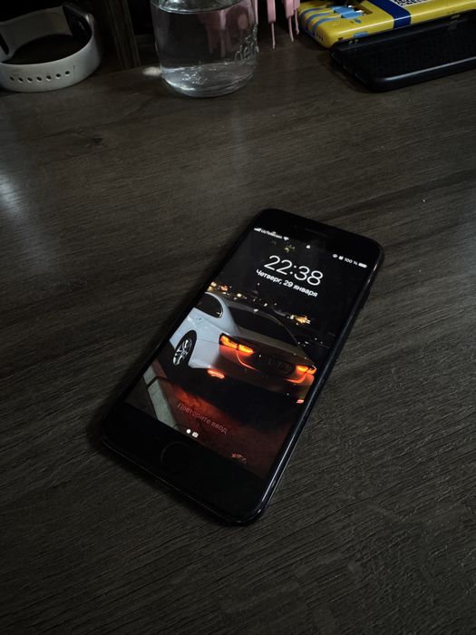 Iphone 7  JET BLACK chotki telefon imeyka otkan