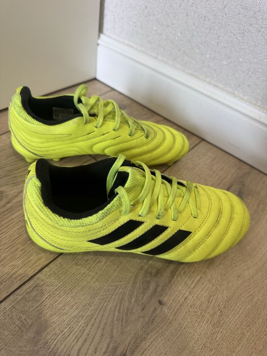 Футбольные бутсы Adidas