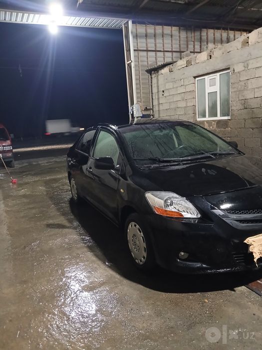 Tayota yaris xolati yaxshi
