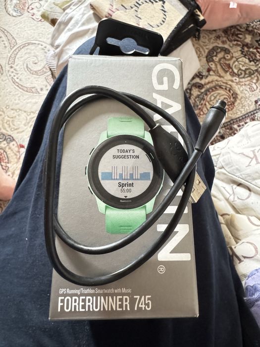 Смарт часы GARMIN Forerunner 745