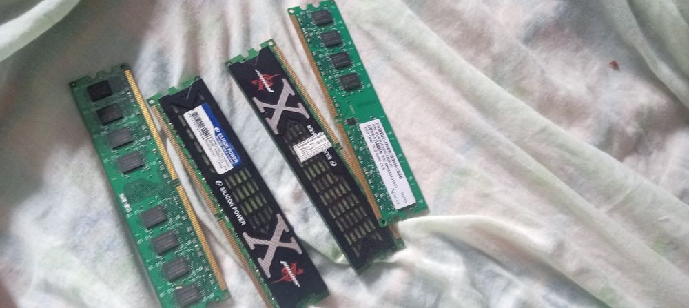 Продаю оперативную память ddr 2