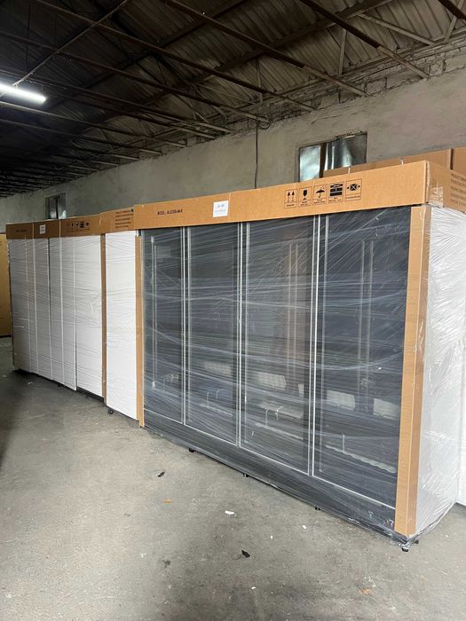 Vitrină frigorifică 4 uși full black 2–8°C