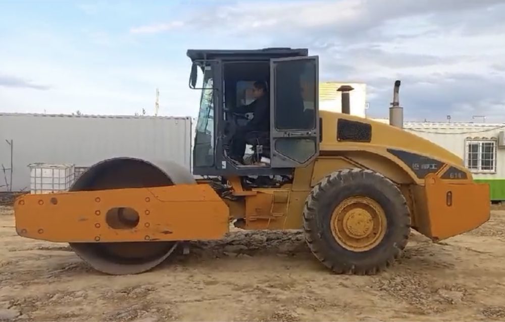 Каток , Грунтовый каток 16 тн