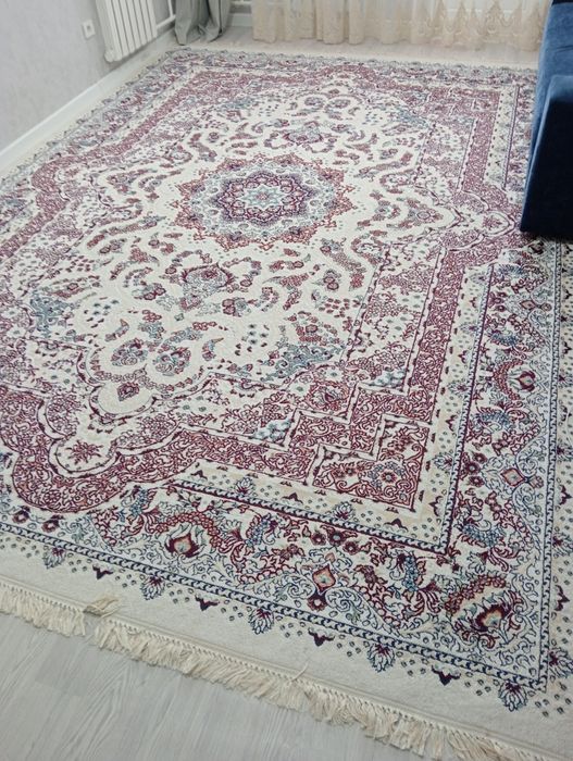 Продается ковёр в отличном состоянии