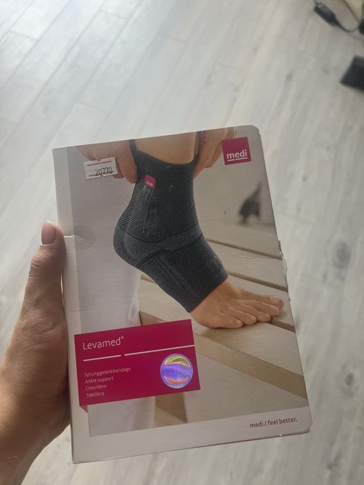 Бандаж на голеностоп