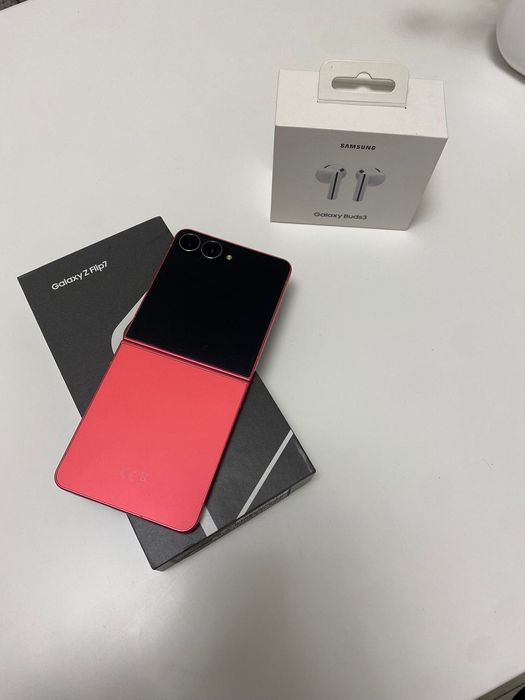 Samsung GalaxyZ Flip7