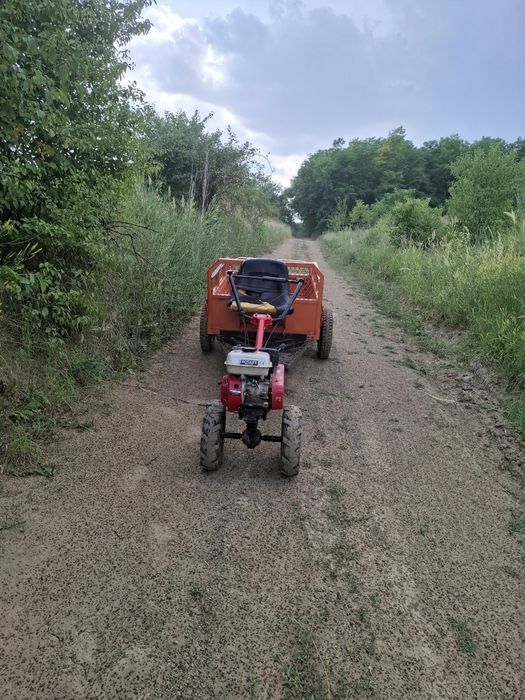 De vânzare, motosapa și remorca + cauciucuri noi la motocultor