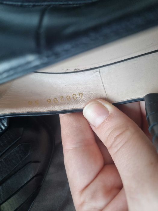 Оригинални Gucci Marmont – Черна кожа, с ресни и златисто лого отлично състояние