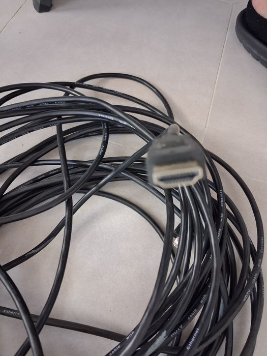 Vănd 2 bucăți cablu  tv și internet