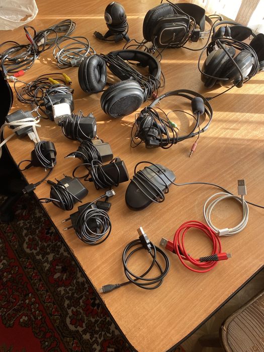 Вебкамера и шнуры, зарядки