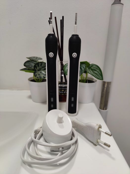 Set Periuțe de dinți electrice Oral B