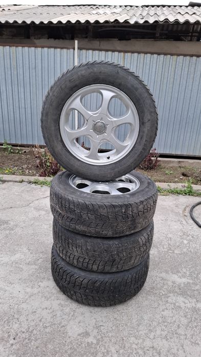 Продам диски с резиной R16