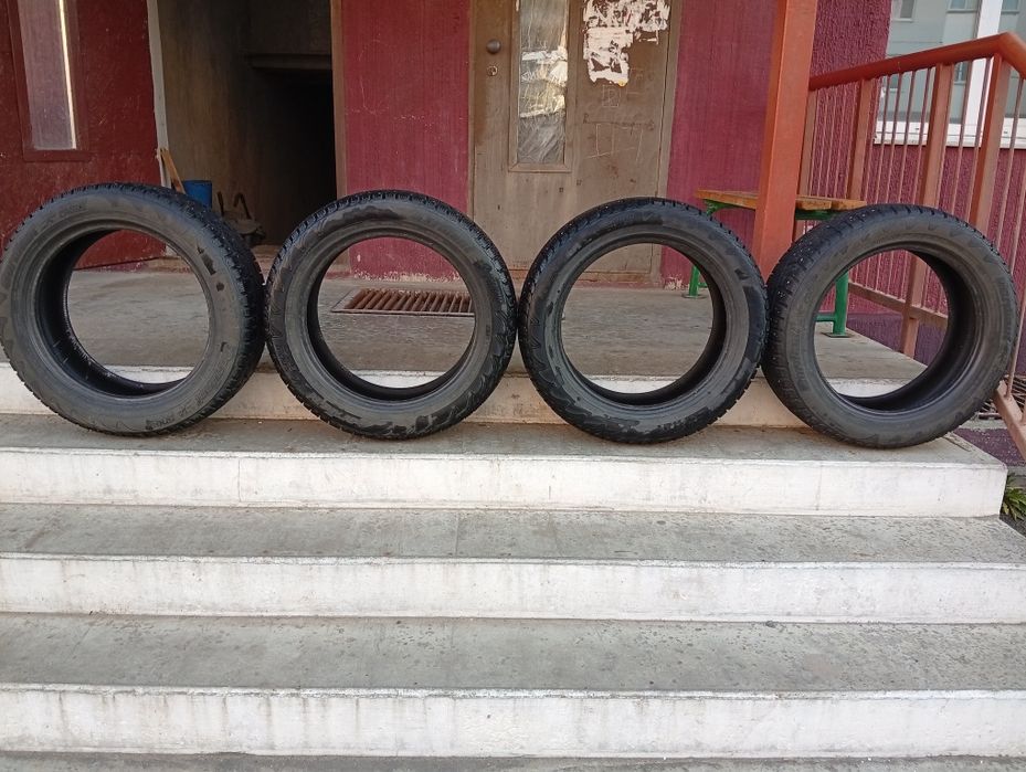 Продам б/у резину R18