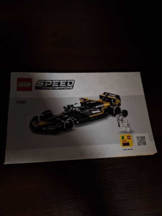 LEGO APXGP Team Race Car from F1 The Movie (77252)