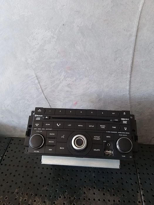 Radio cd player mp3 navigatie dodge journey p05107098af