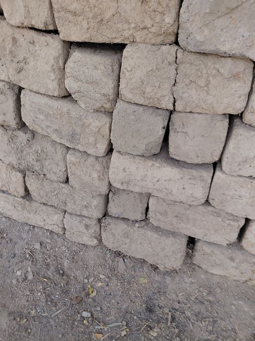 Жұмбаз кесектер сатылады