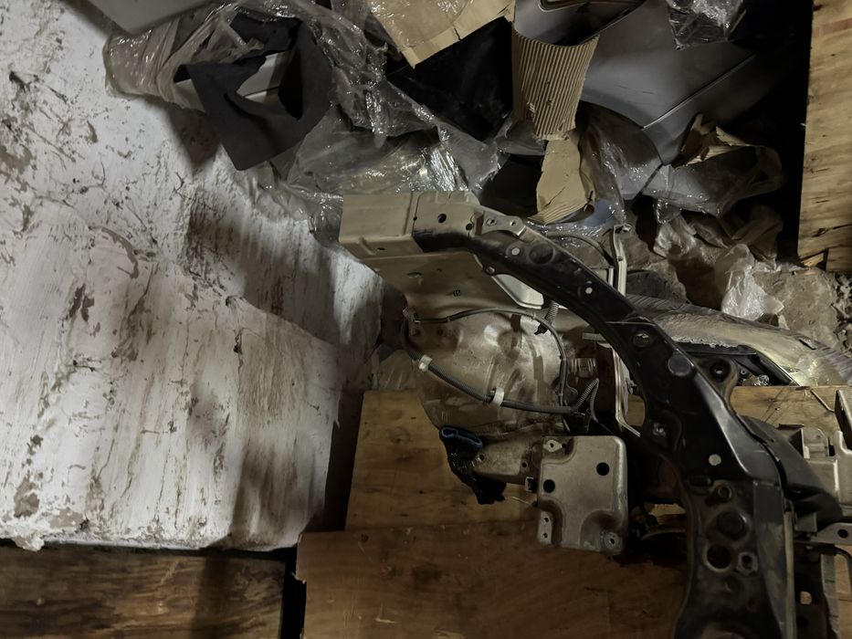 Суппорт радиатора, экран, телевизор на Lexus Rx300, 330, 350