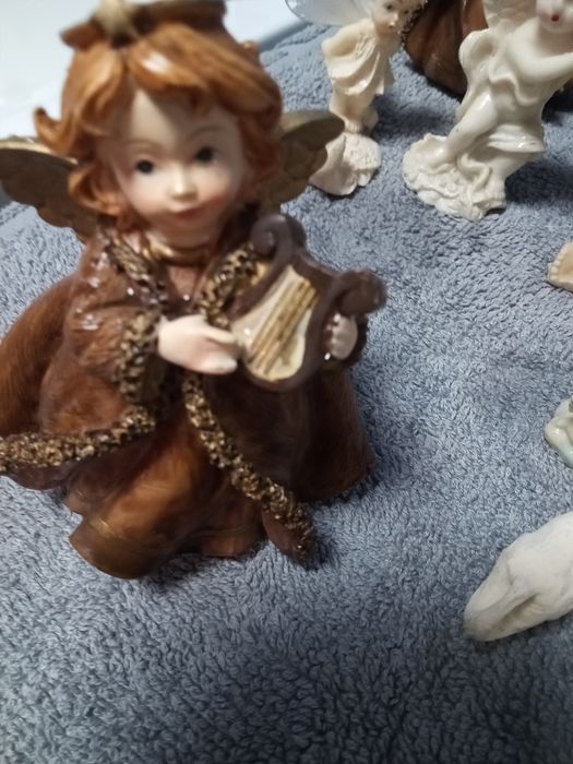 Bibelori de vanzare tot ce se vede an poze