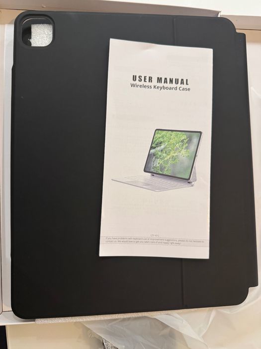 Wireless keyboard case IPad