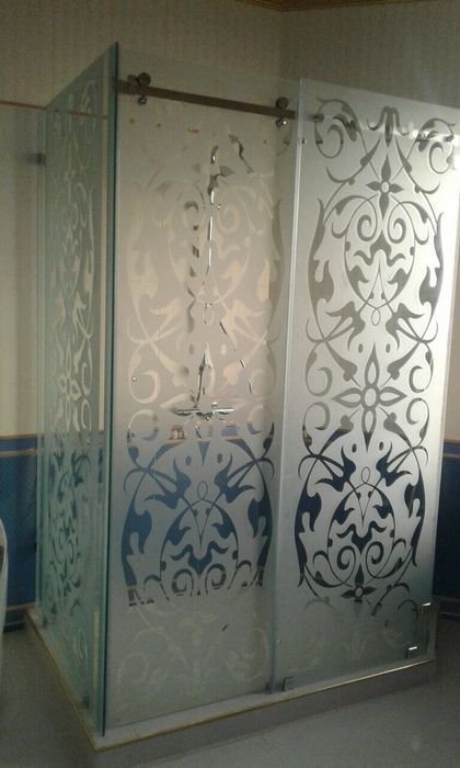 Душевые кабины  с закалённого стекла