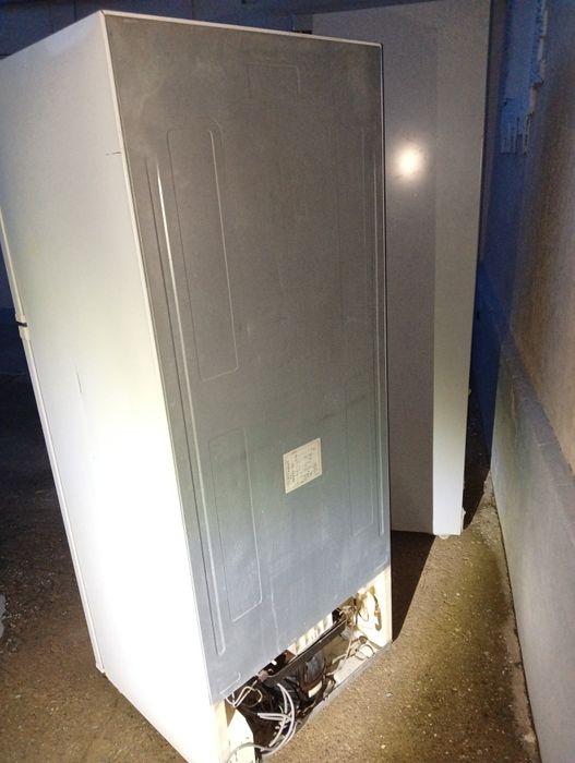 Холодильник б/у, в хорошем состоянии