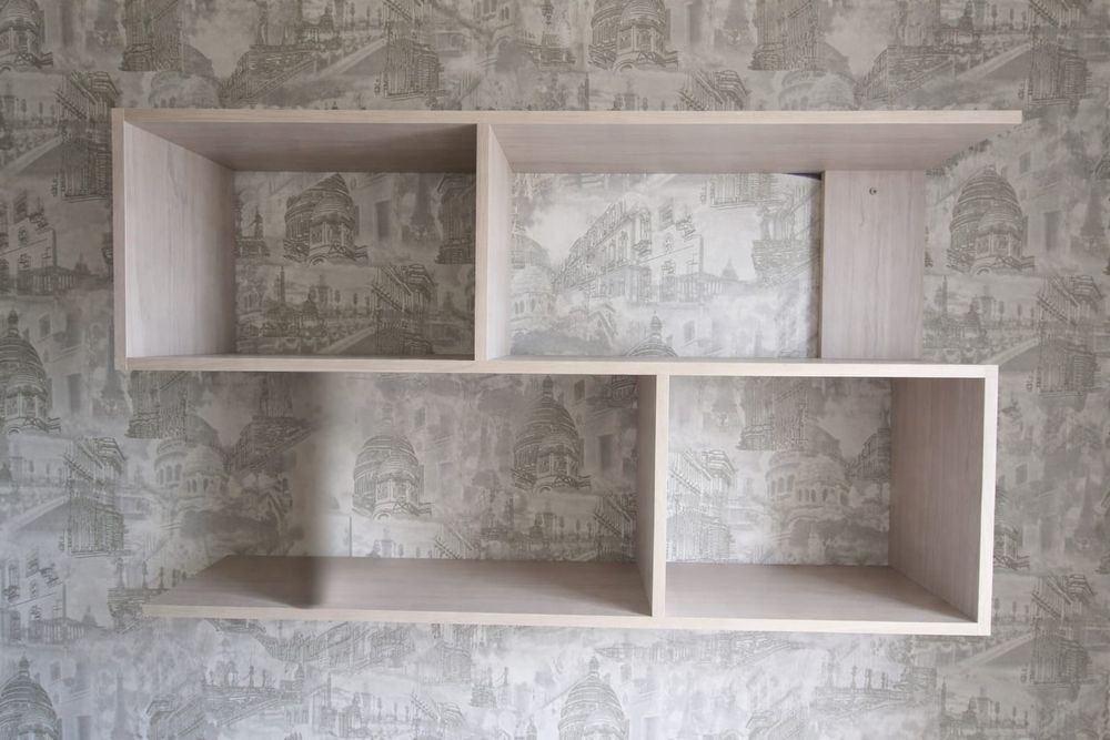 Продам Стол с полками