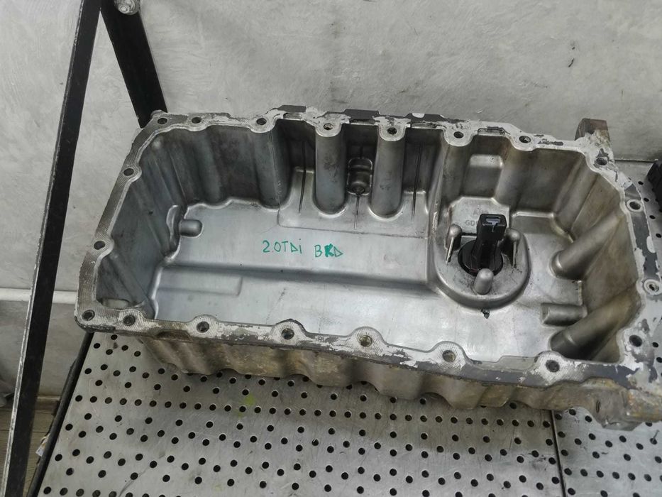 baie ulei  2.0 tdi bkd vw golf 5 1k touran audi a3 8p skoda octavia 2  038103603