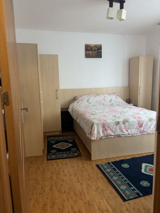 Inchiriez ap cu 2 camere zona centru