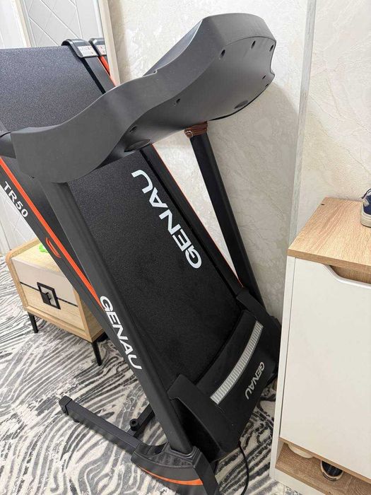 Продается беговая дорожка GENAU TR50