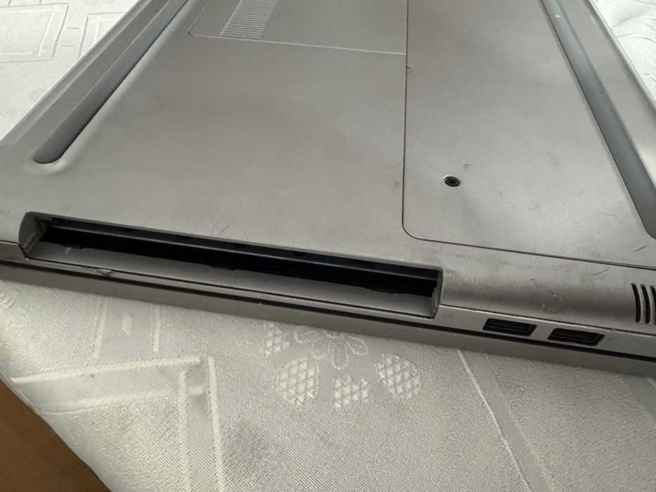 Dell inspirion 17 с тъч