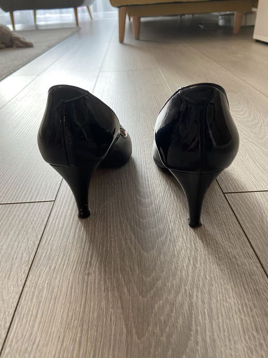 Pantofi piele lac marimea 37