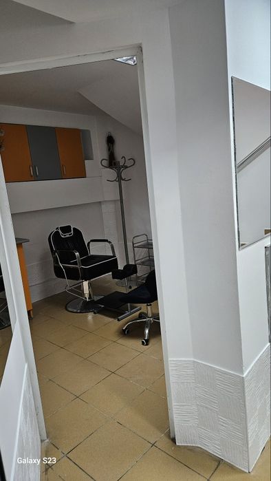 Разработено бизнес помещение 70 кв.м на партер със самостоятелен вход в Кършияка. Подходящо за студио за красота, фризьорски салон, лекарски кабинет,