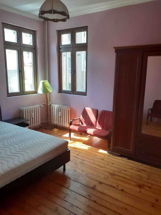 Дава се под наем Двустаен апартамент в София, Център - 67 кв.м за 525 € - Снимка #1