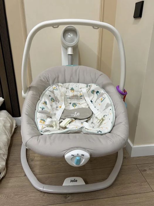 Шизлонг joie  качалка