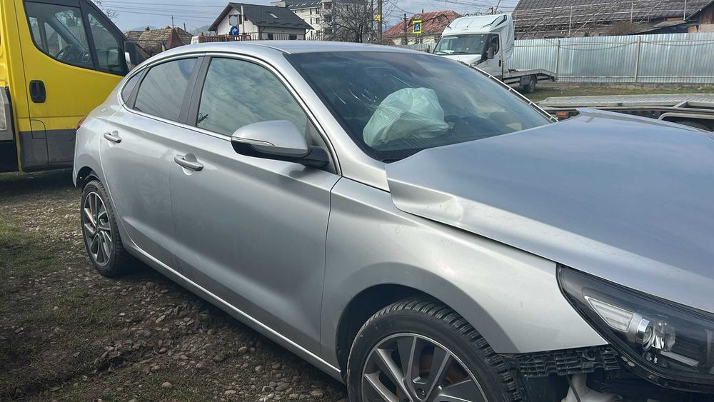 Usa dreapta fata / spate  dezechipata Hyundai i30 2019 Hatchback 1.4
