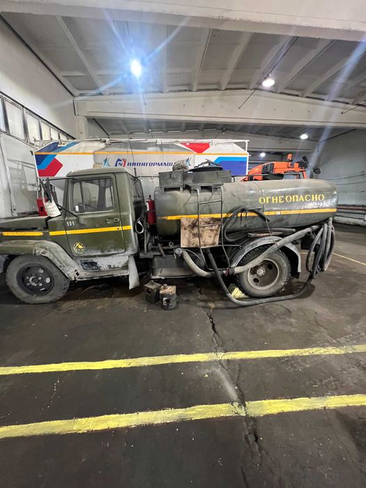 Топливозаправщики разные