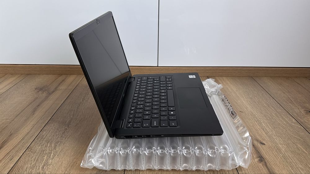Лаптоп Dell Latudite 7310 FHD 13.3”  / Intel i5- 10310u 16GB RAM 256GB SSD / Windows 11 Pro