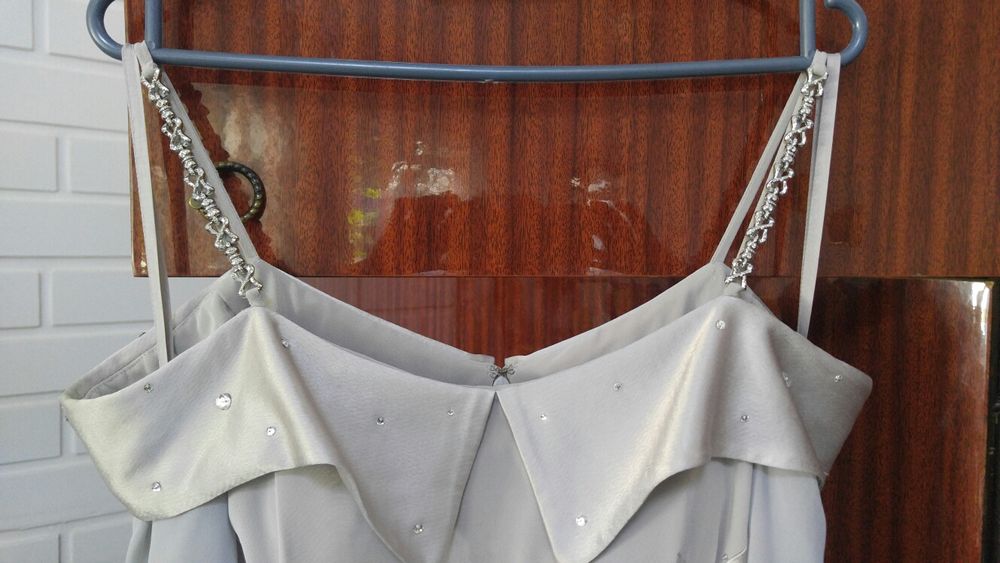 Вечернее шикарное платье в пол