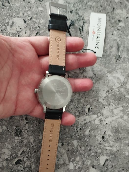 ЧИСТО НОВ часовник Mondaine Helvetica No.1 Bold (MH1.B1220.LB)