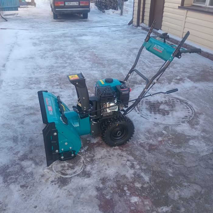 Снегоуборочная машина Алтеко