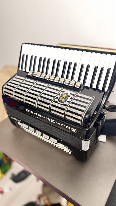 Acordeon Weltmeister Cantus 4