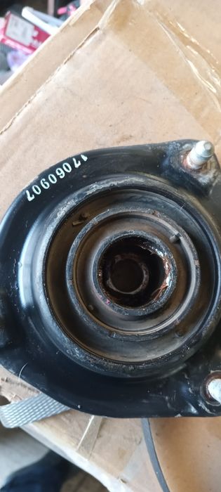 Опорный подшипник на Хундай гретта оригинал почти новый состояние