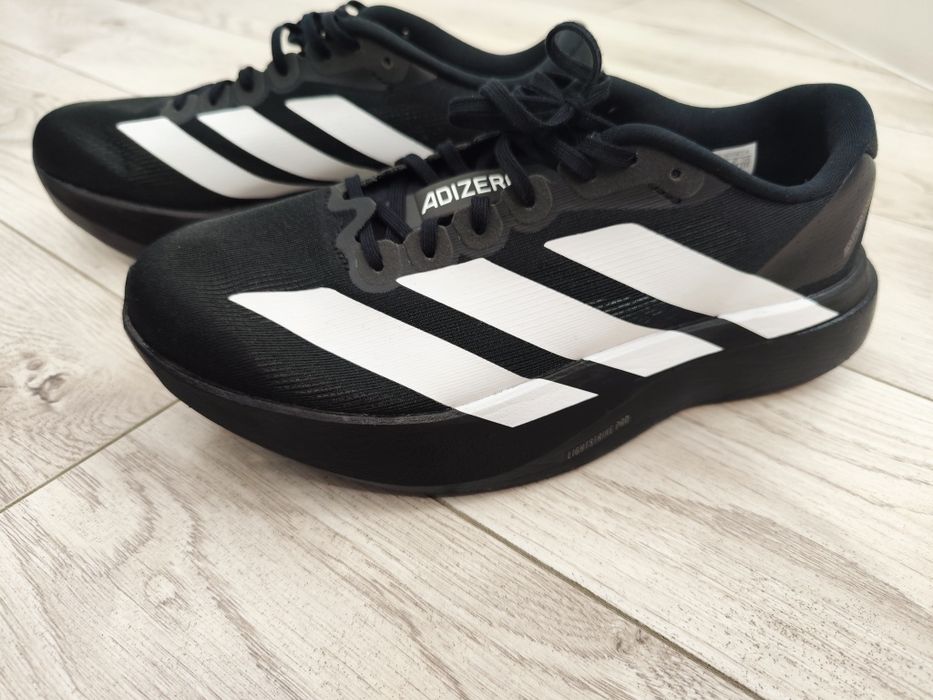 Продам оригинальные кроссовки Адидас Adizero.