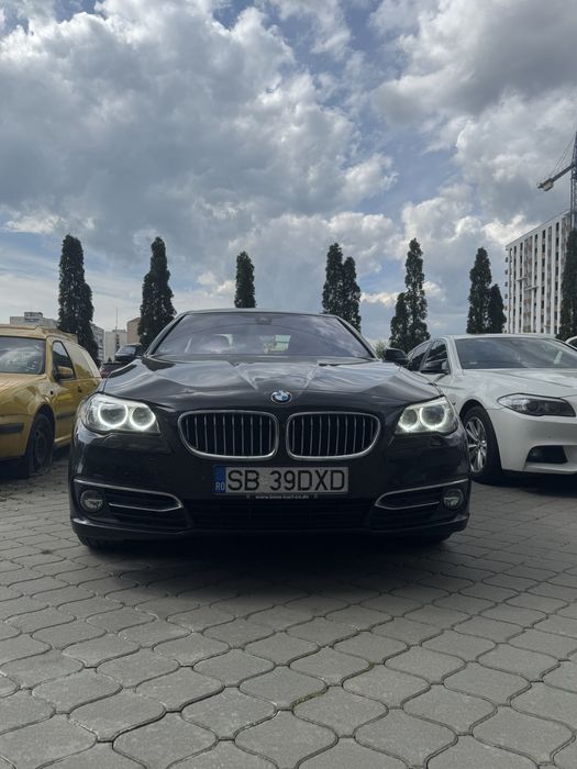 BMW Seria 5 , 525d Xdrive Luxury line