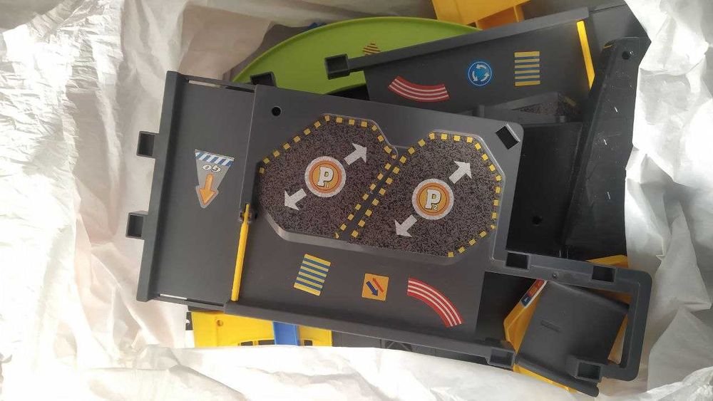 Игрушки и развивашки (есть на батарейках)