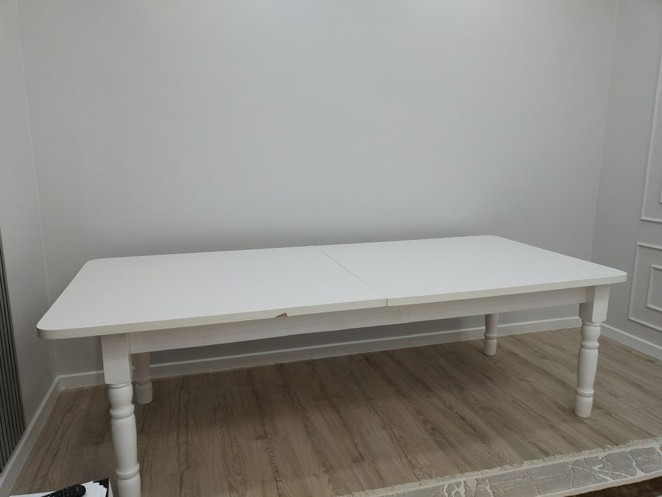 Продаю стол в хорошем состояний.