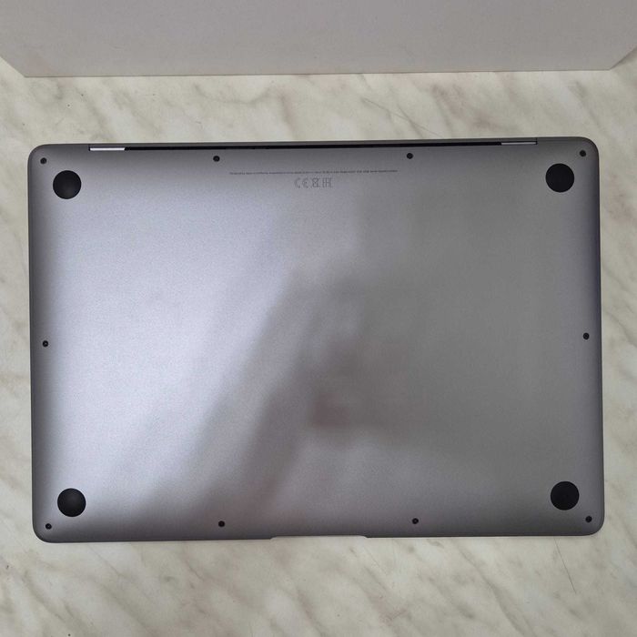 Macbook air 2020 cu m1 8gb ram 256gb cutie impecabil bat 94% 35474/ 33700