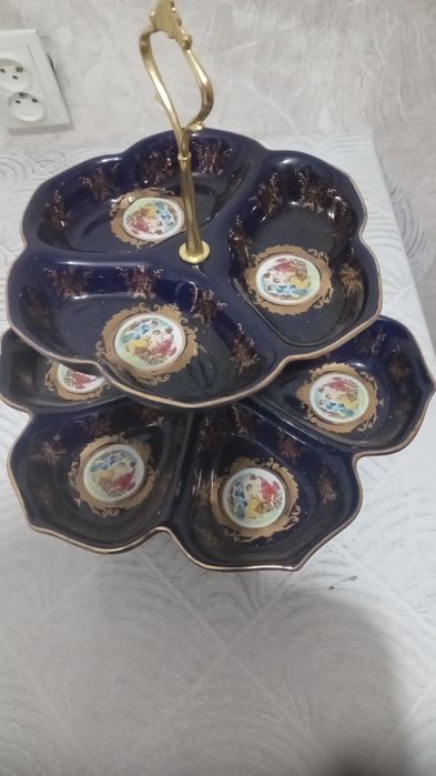 Этажерка фарфоровая