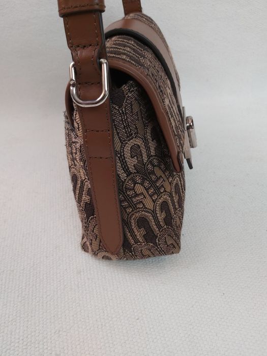 Furla чанта текстил и кожа