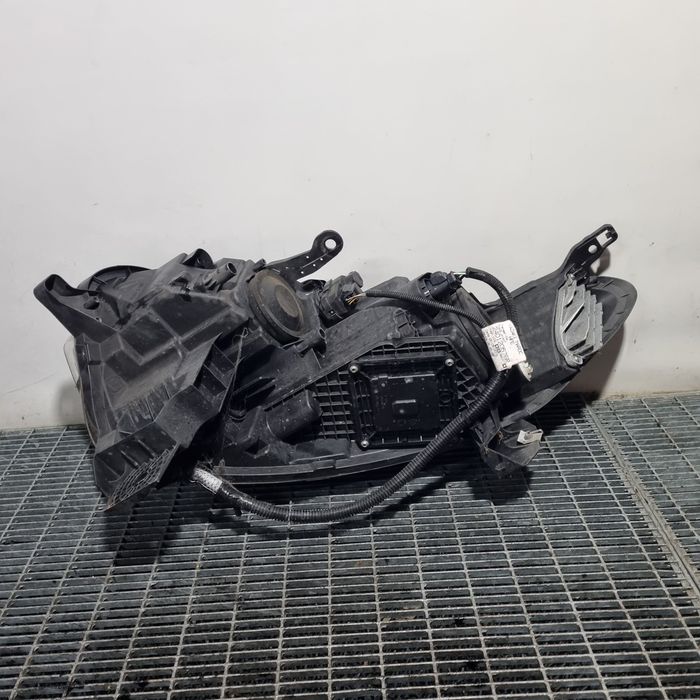 Far Dreapta Renault Kadjar 2015 - 2018 SUV 4 Usi (1574) Cu lupă Garantie